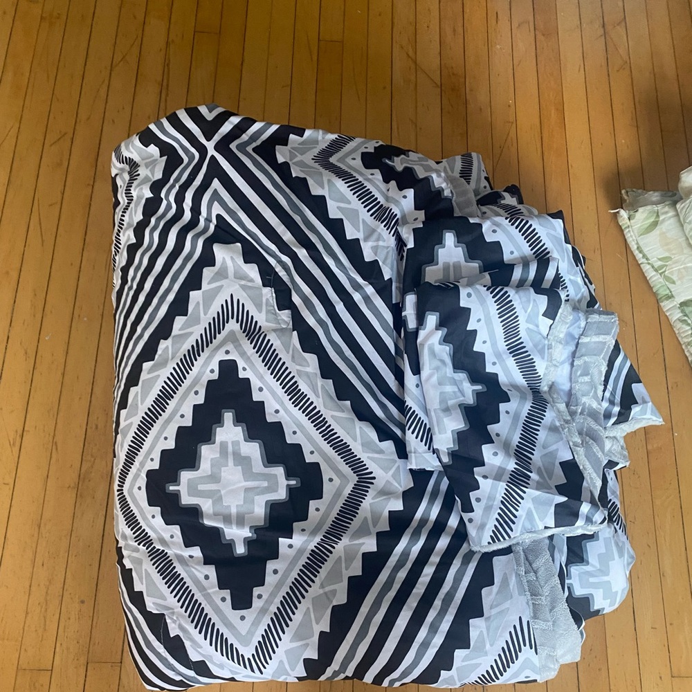 Double comforter set 2 shams